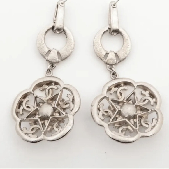 Chanel Silver & White Pearl Drop Earrings Authentic Vintage Coco Elegant - Picture 2 of 5